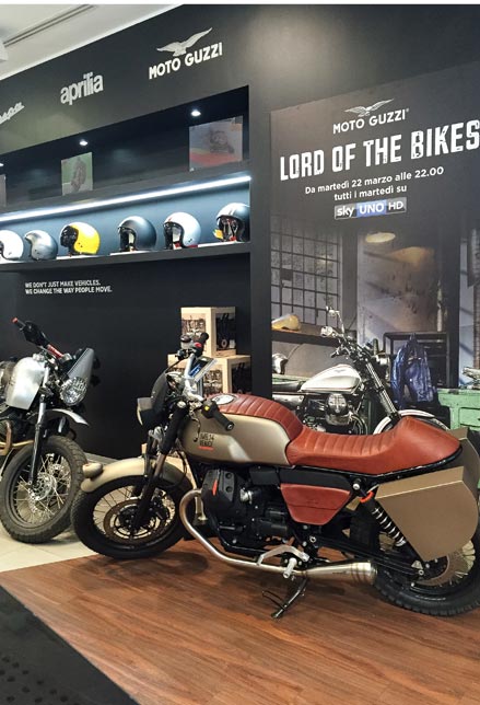 Le Moto Guzzi V7 di “Lord of the Bikes” in mostra a Milano