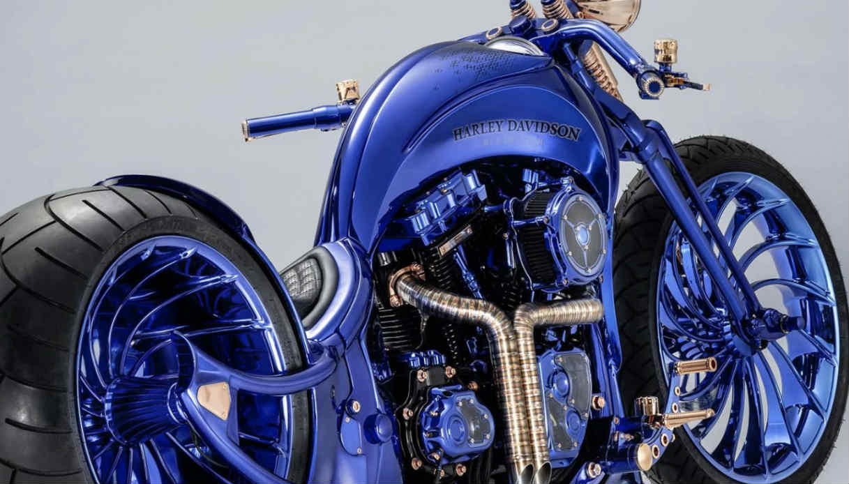 Ecco la moto più costosa del mondo: fatta con viti d'oro e diamanti