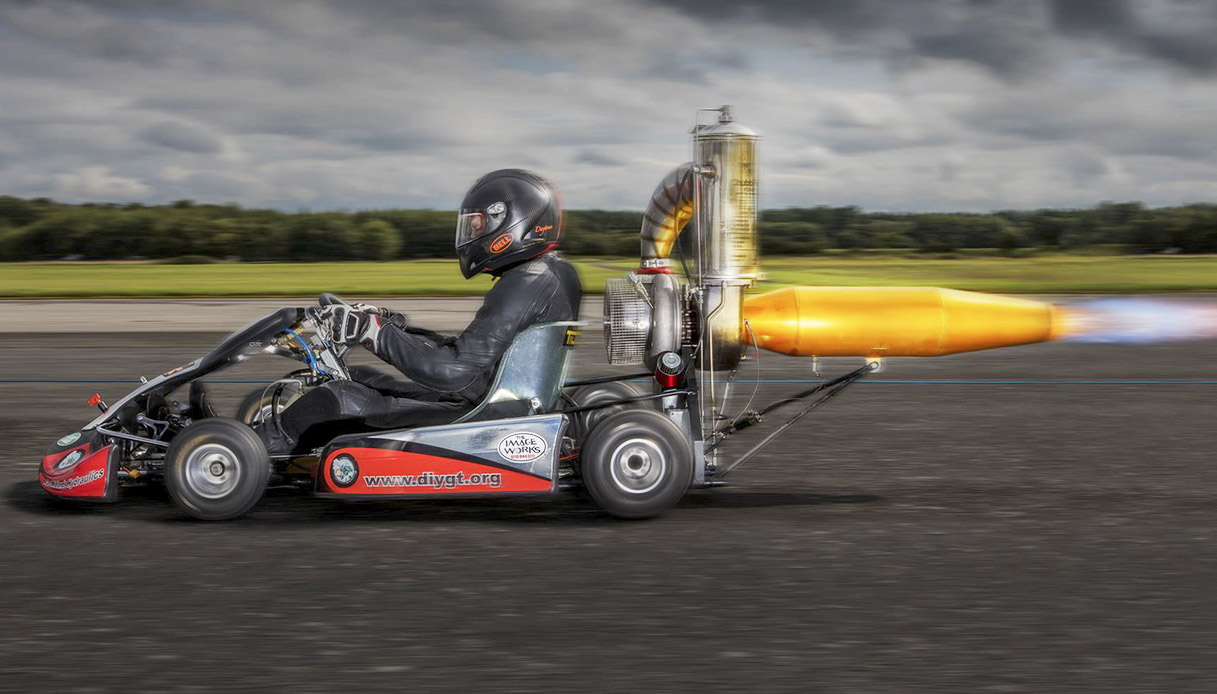 Guinness 2019: il go-kart a reazione più veloce del mondo supera i 180 km/h