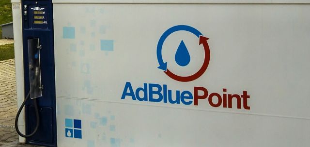 AdBlue: ora è possibile fare rifornimento alla pompa