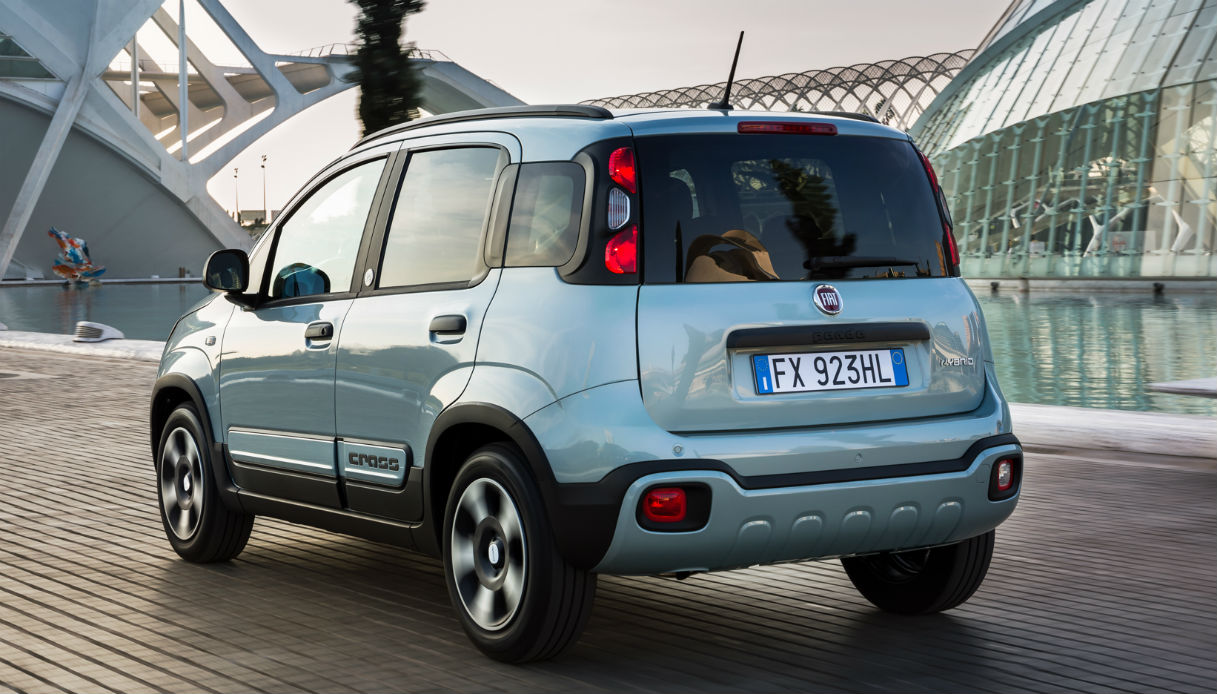 Nuova Fiat Panda ibrida: ecco il prezzo di lancio