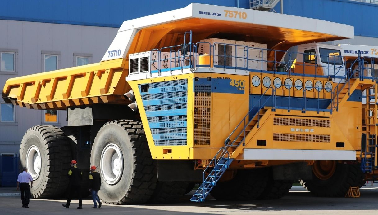 L'autocarro più grande del mondo: 130.000 cc e 810 tonnellate