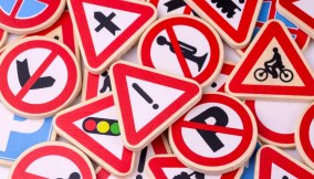 Conoscere e comprendere i segnali di prescrizione non solo è fondamentale per la sicurezza stradale