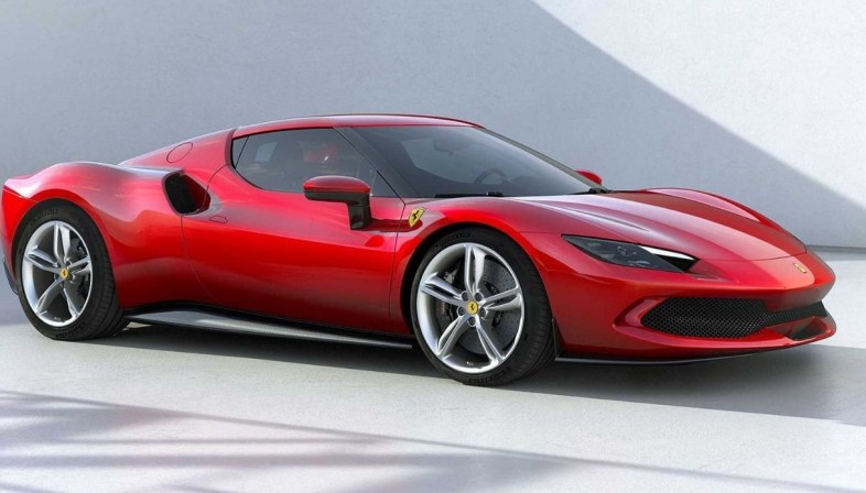 Numeri da record per Ferrari, aumentano le vendite