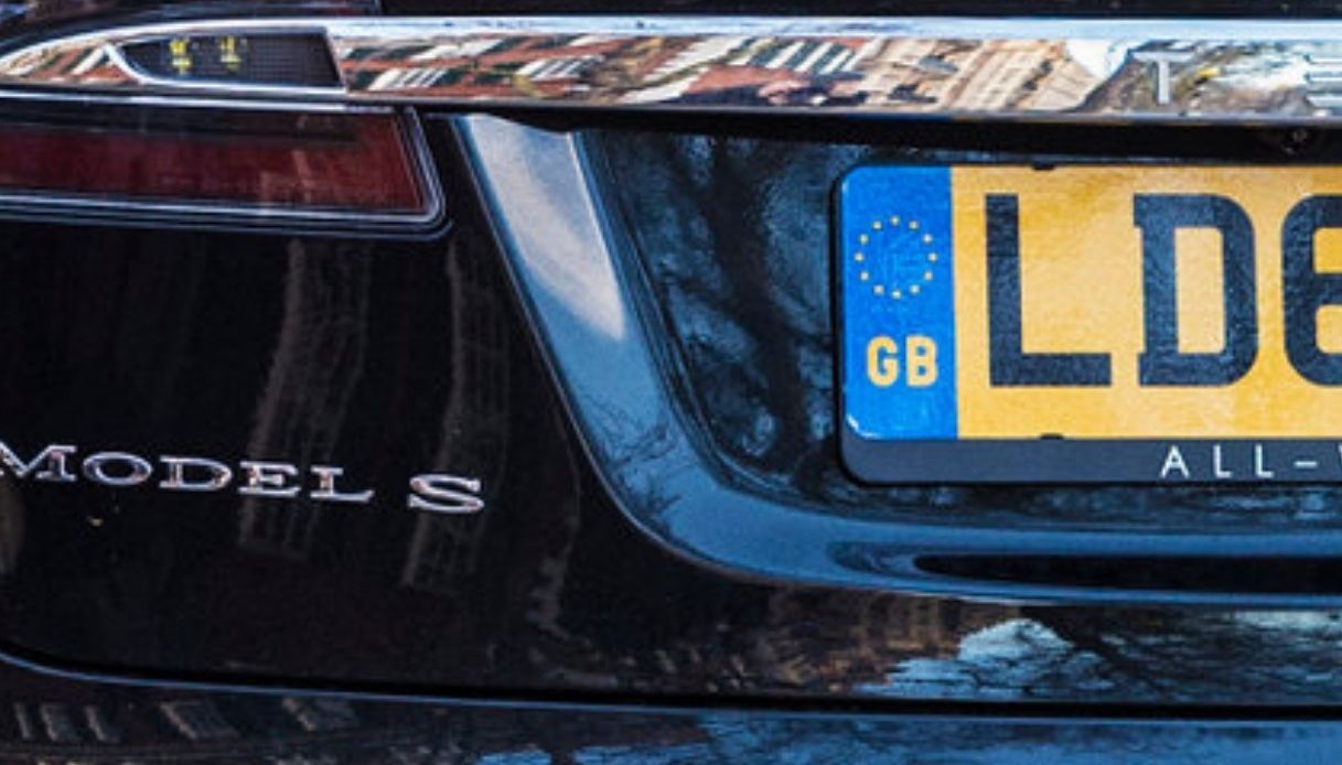 Gran Bretagna, cambiano le regole sulla targa GB con le stelle dell'UE