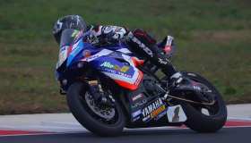 Emozioni in sella alla Yamaha R6, la moto campione d’Italia: ”Moto spettacolare”