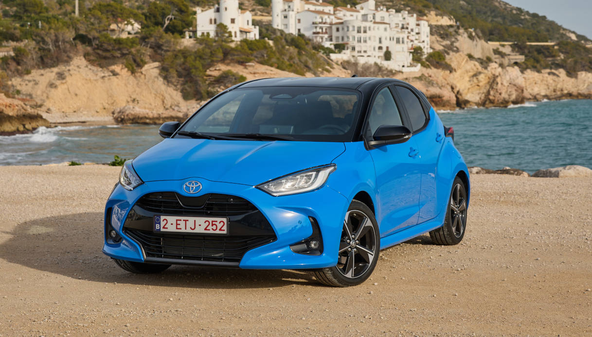 La Toyota Yaris Hybrid si aggiorna: nuovo motore da 130 CV e più tecnologia  