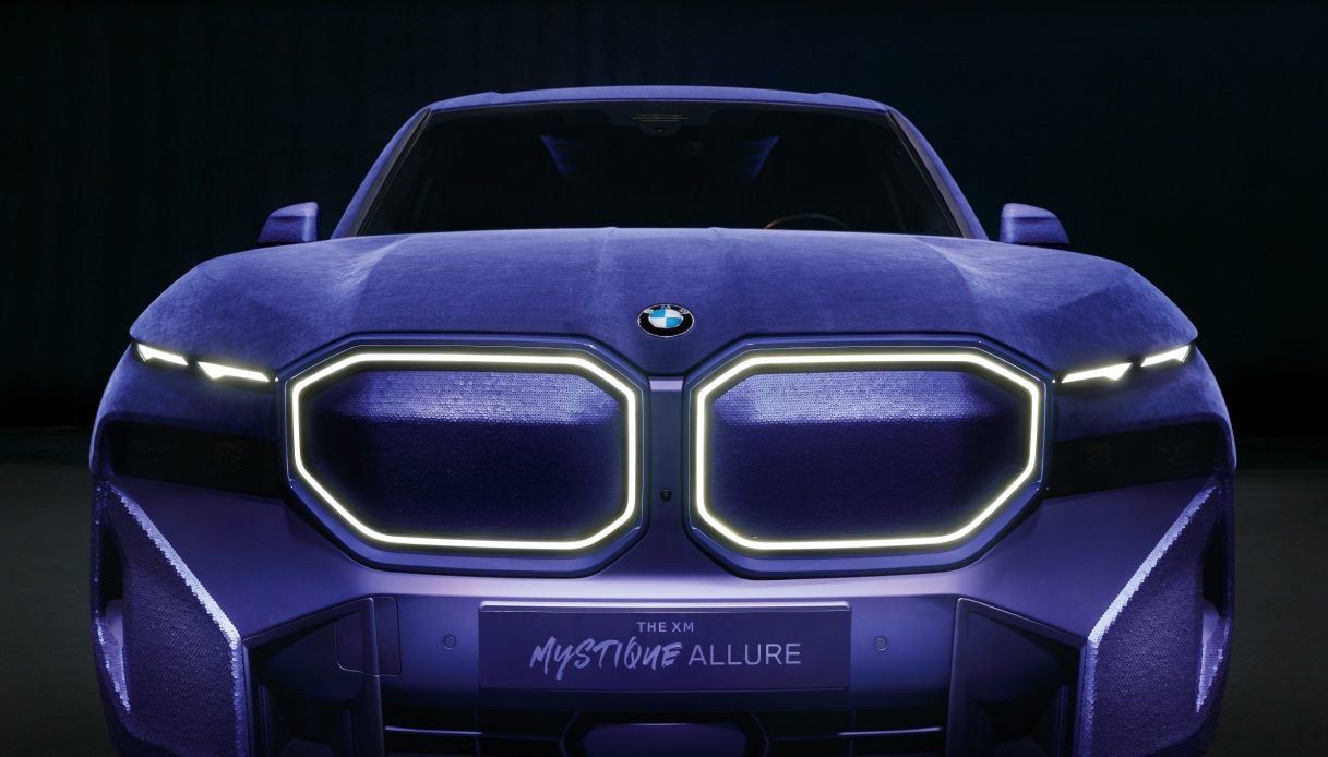 La BMW XM Mystique Allure è un omaggio alla haute couture