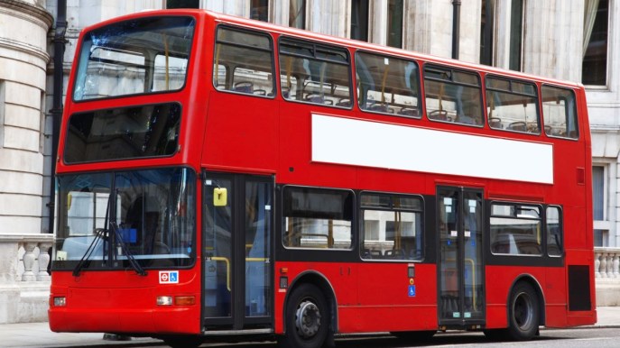 Londra, gli iconici bus a due piani saranno fatti in Cina
