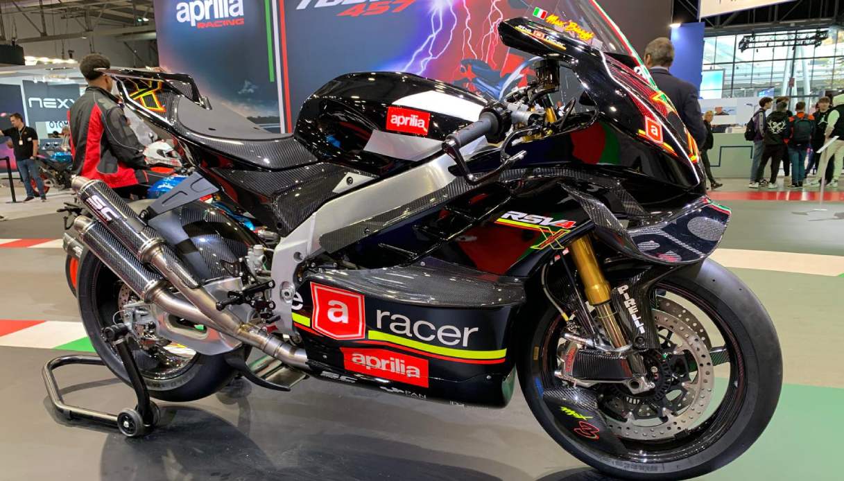 Aprilia RSV4 ex3ma